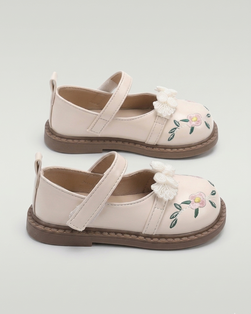 Zapato clásico de verano para niñas con bordado de flores en España 