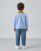 Conjunto niño verano camiseta dinosaurio y jeans con parches ideal para primavera vista trasera