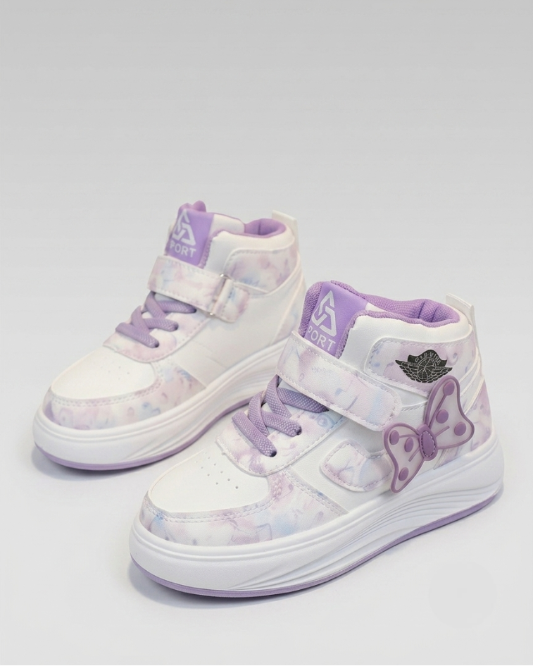 Zapatillas deportivas para niñas con diseño moderno en España