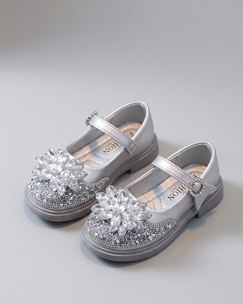 Zapato elegante para niña con diseño de flor de cristal brillante en España