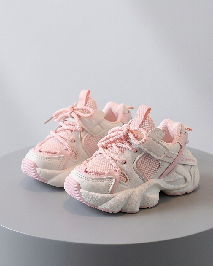 Zapatilla deportiva ligera y transpirable con cordones y diseño moderno para niños en España