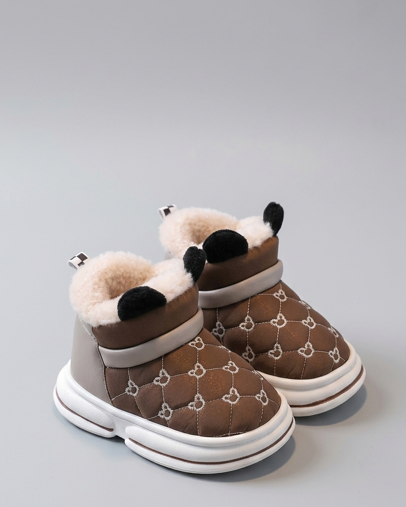 Zapato de invierno cálido con diseño moderno en España