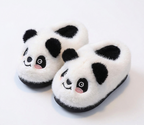 Pantuflas de invierno cálidas con diseño de panda en España