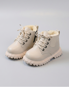 Botas de invierno con diseño práctico y resistente al frío en España