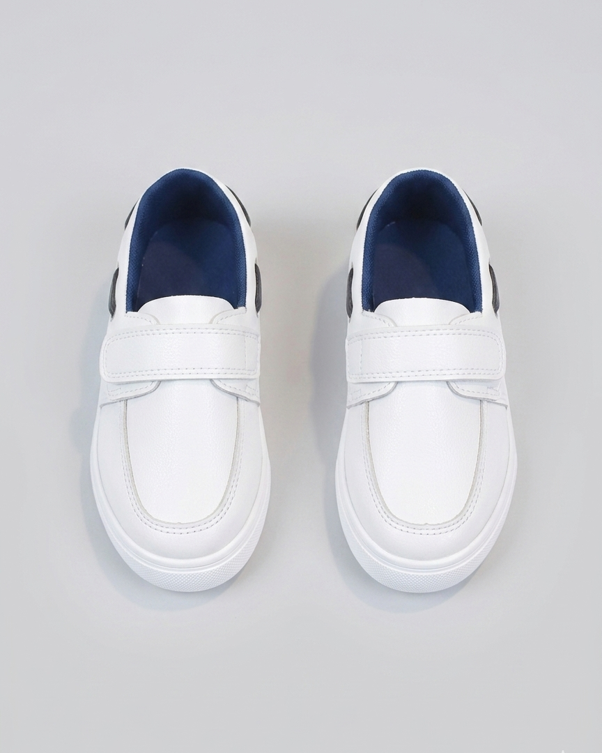 Zapato clásico con diseño moderno en España