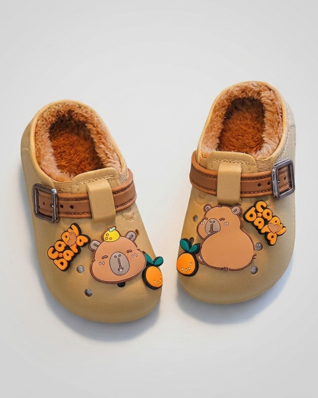 Pantuflas de invierno cálidas con diseño de dibujos animados en España