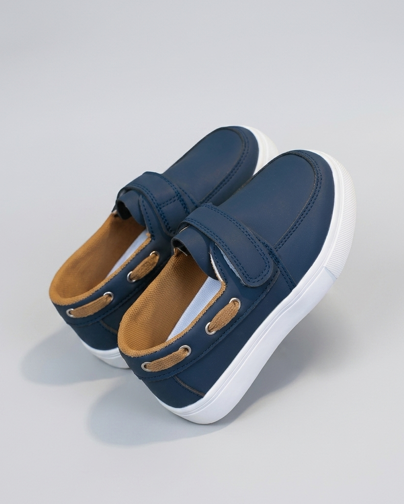 Zapato clásico con diseño moderno en España