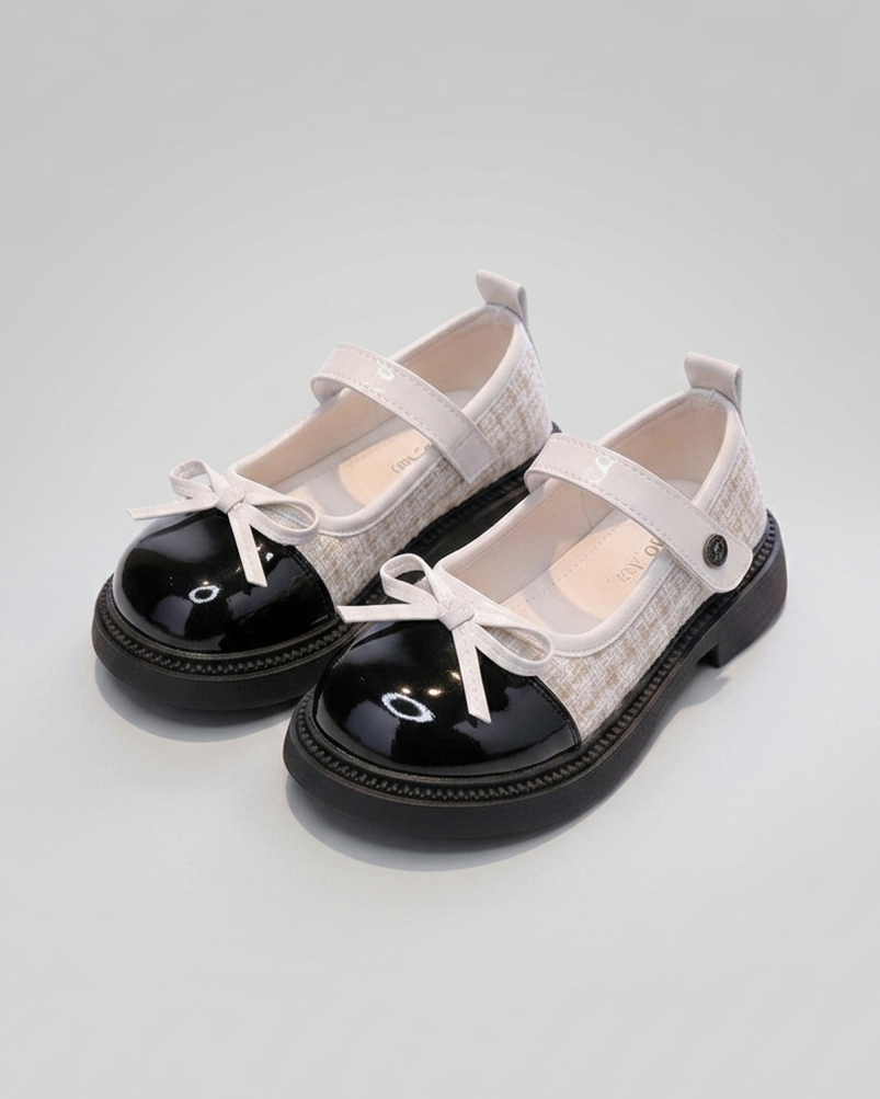 Zapato para niña con diseño brillante y lazada elegante en España