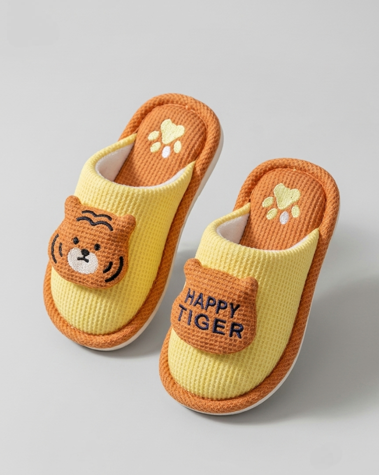 Pantuflas de algodón suave con forro cálido y diseño de dibujos animados en España