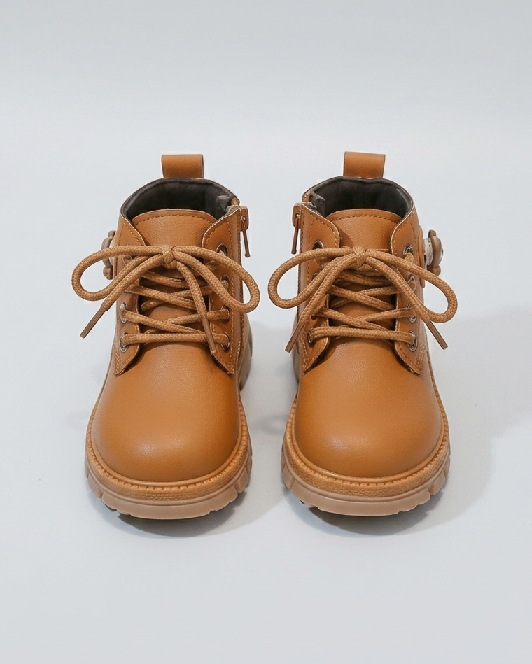 Bota de invierno de diseño moderno con dibujo lateral de osito en España