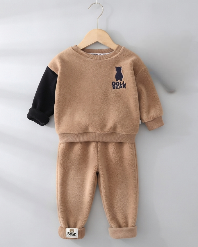 Conjunto bebé invierno 2 piezas de terciopelo con oso 3D