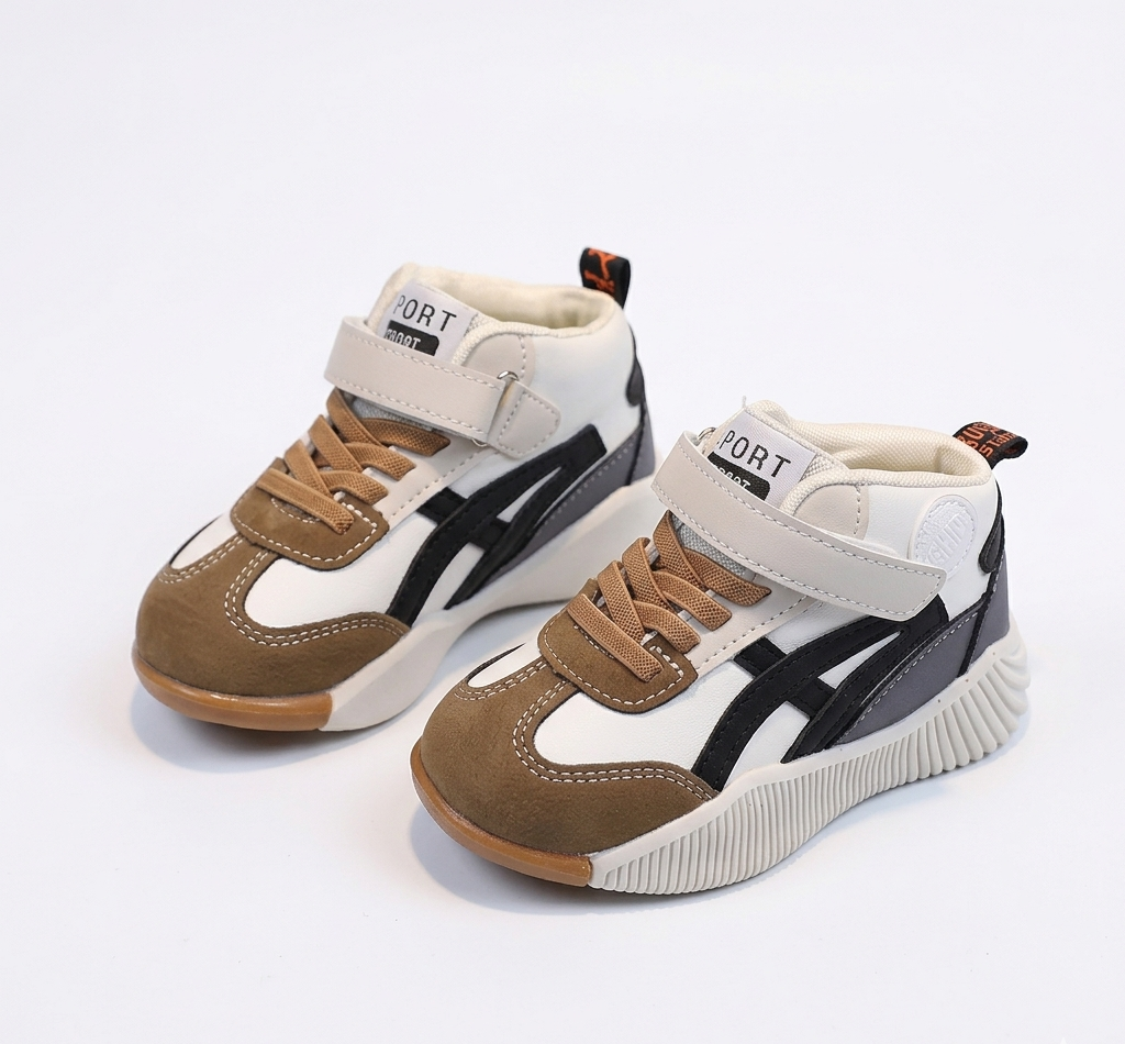 Zapato deportivo con diseño moderno para niños en España
