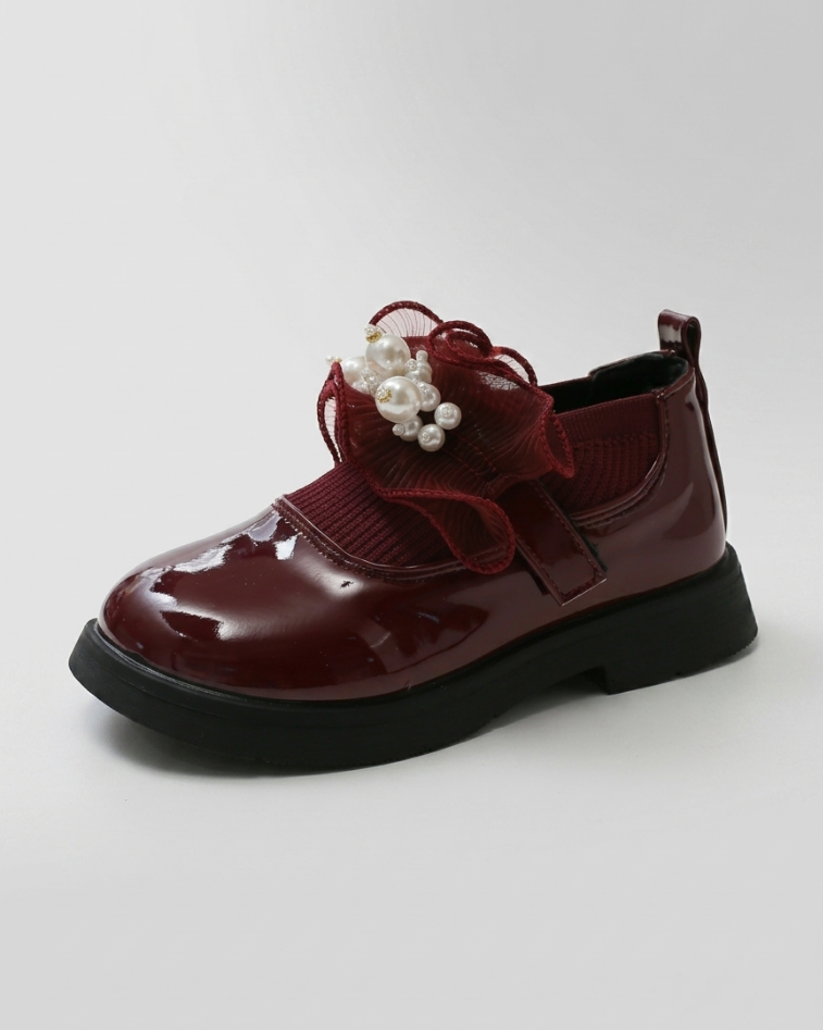 Zapato clásico brillante para niña en España