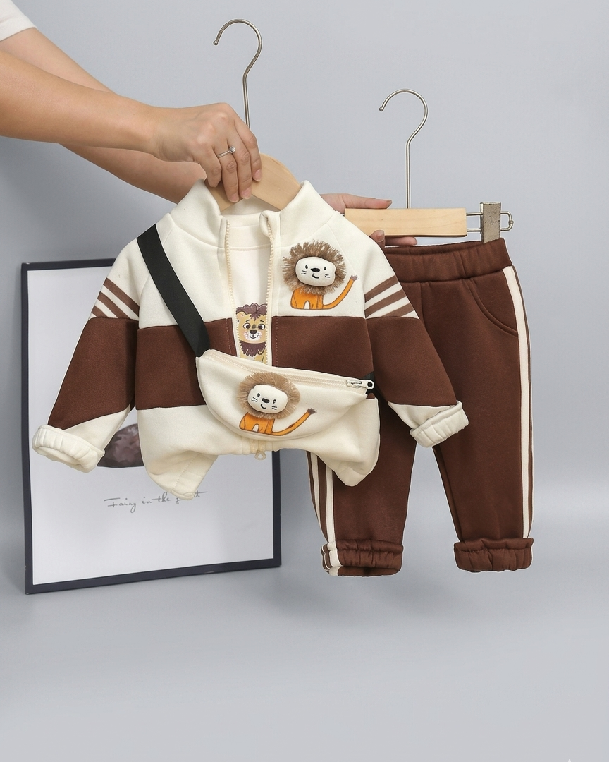 Conjunto deportivo niño 3 piezas con chaqueta, camiseta interior, pantalón y mini mochila chándal infantil invierno en España