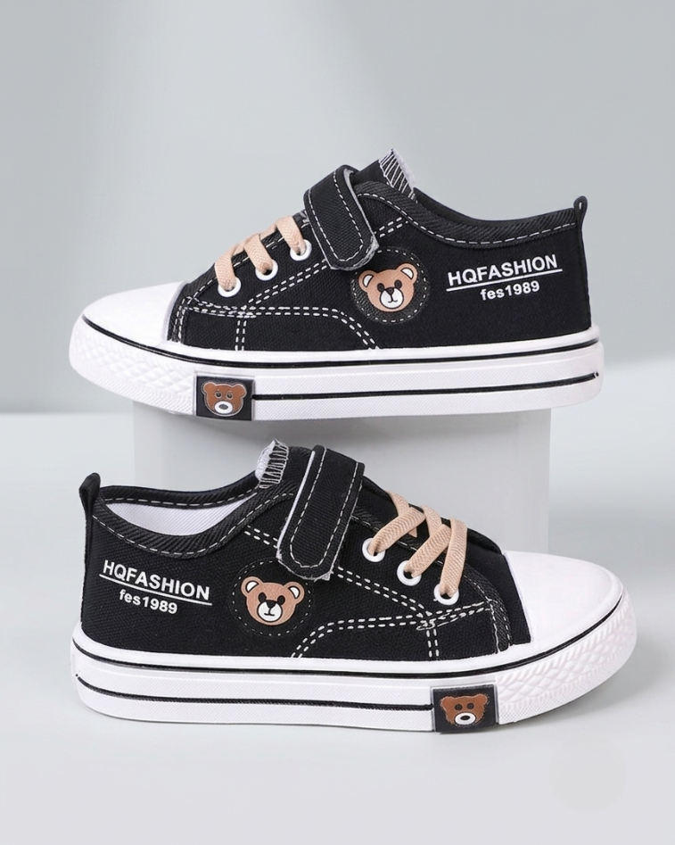 Zapato infantil con diseño atractivo y estampado de oso en España