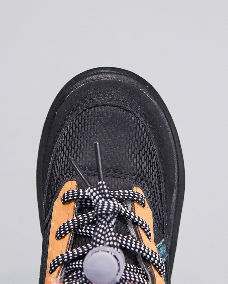 Zapato de invierno cálido con diseño moderno en España