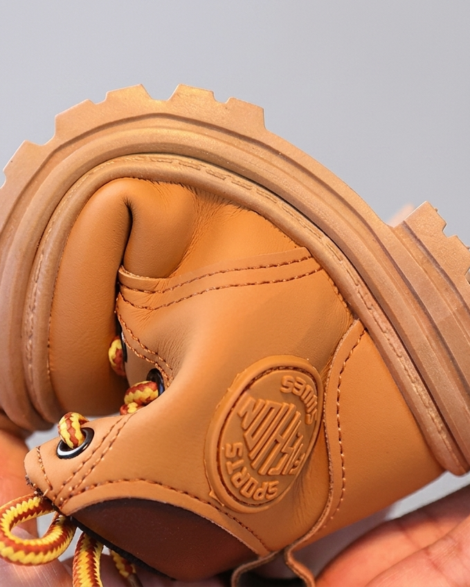 Botas para niños con forro interior cálido y suave y diseño moderno en España