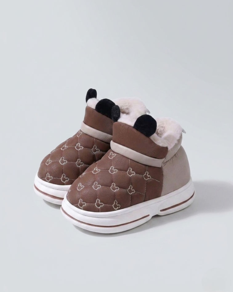 Zapato de invierno cálido con diseño moderno en España