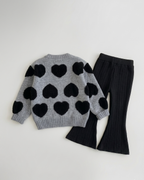 Conjunto niña invierno 2 piezas suéter cálido con corazones y pantalón acampanado en España