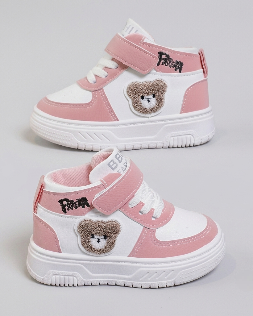 Zapatillas deportivas de diseño de goma con interior acolchado y cálido. en España