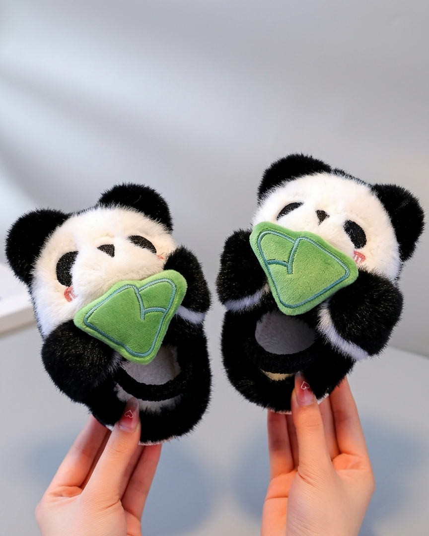 Pantuflas de invierno cálidas con diseño de dibujos animados en España