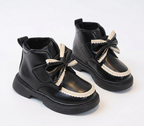 Zapato de invierno elegante con un lazo lujoso en España