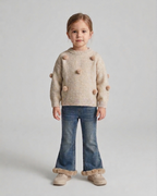Conjunto niña invierno suéter de lana y jeans con estampado popcorn ,destacada para looks elegantes y sencillos  en España