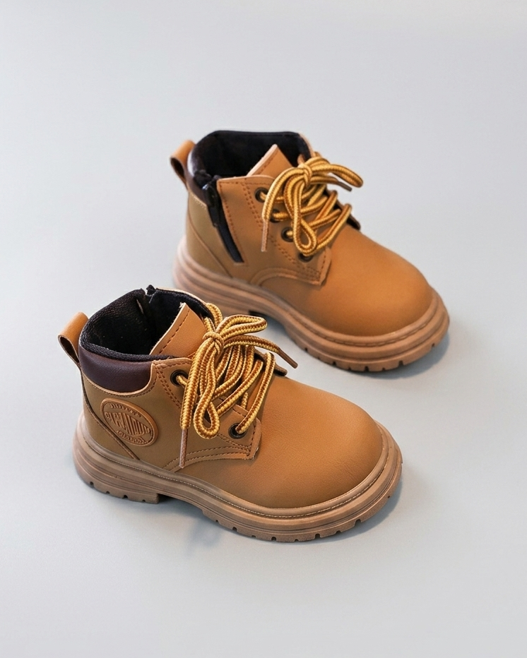 Botas para niños con forro interior cálido y suave y diseño moderno en España