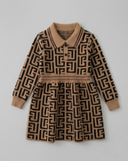 Conjunto niña 2 piezas elegante con vestido y chaleco de cuello clásico ,destacada para looks elegantes y sencillos en España
