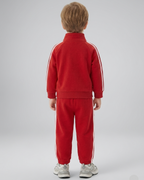Conjunto deportivo niño con sudadera, pantalón y mochila pequeña en España