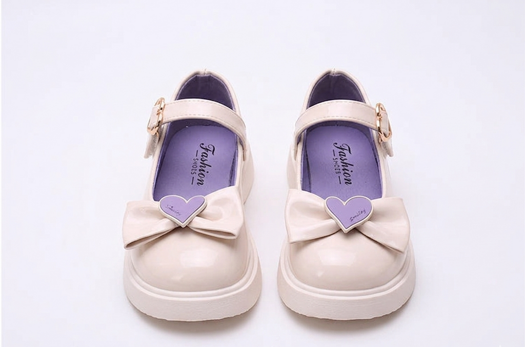 Zapato elegante para niña con lazo frontal de diseño moderno en España