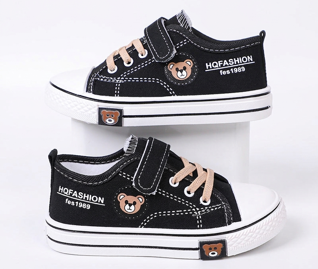 Zapato infantil con diseño atractivo y estampado de oso en España