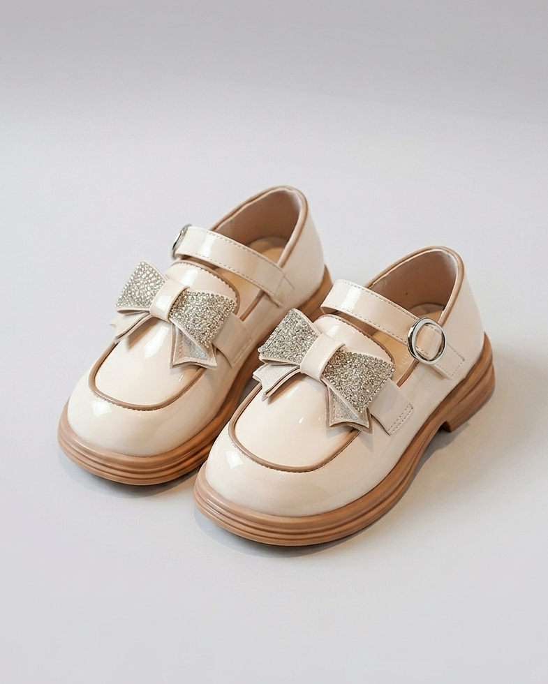 Zapato brillante para niñas con lazo elegante en España