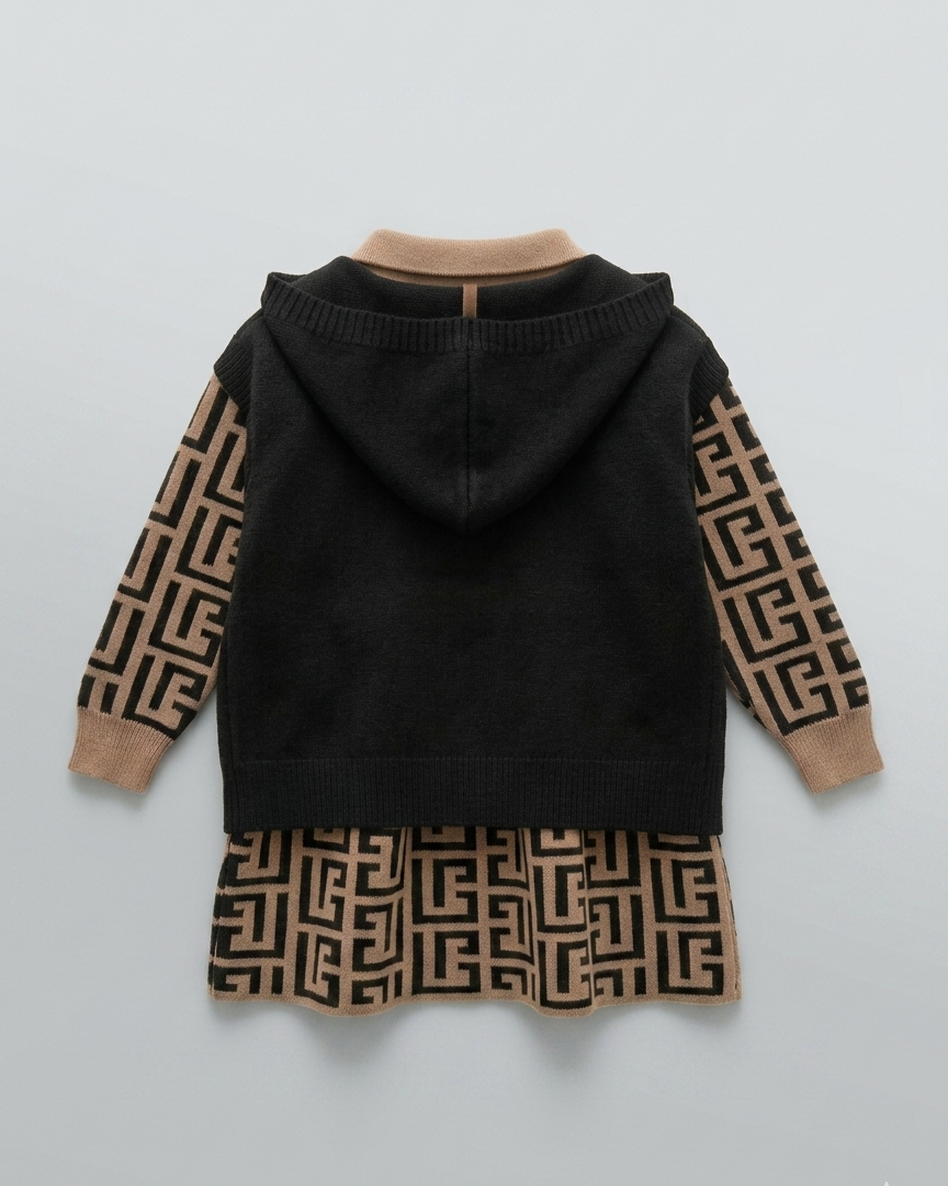 Conjunto niña 2 piezas elegante con vestido y chaleco de cuello clásico ,destacada para looks elegantes y sencillos en España
