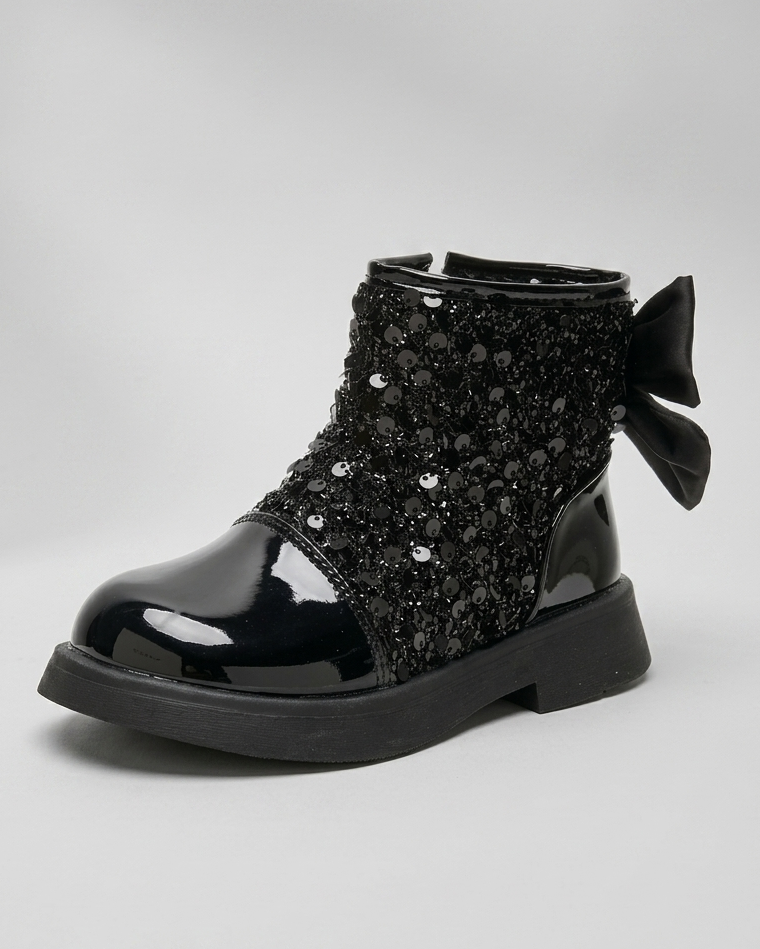 Zapato para niña con diseño brillante y atractivo en España