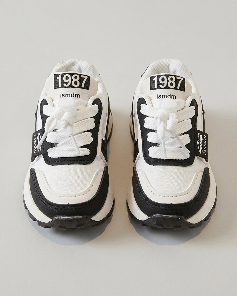 Zapatillas deportivas modernas para niños en España