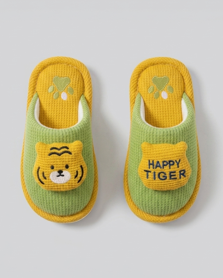 Pantuflas de algodón suave con forro cálido y diseño de dibujos animados en España