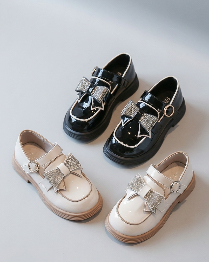 Zapato brillante para niñas con lazo elegante en España