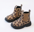Zapato de invierno con estampado de piel de leopardo en España