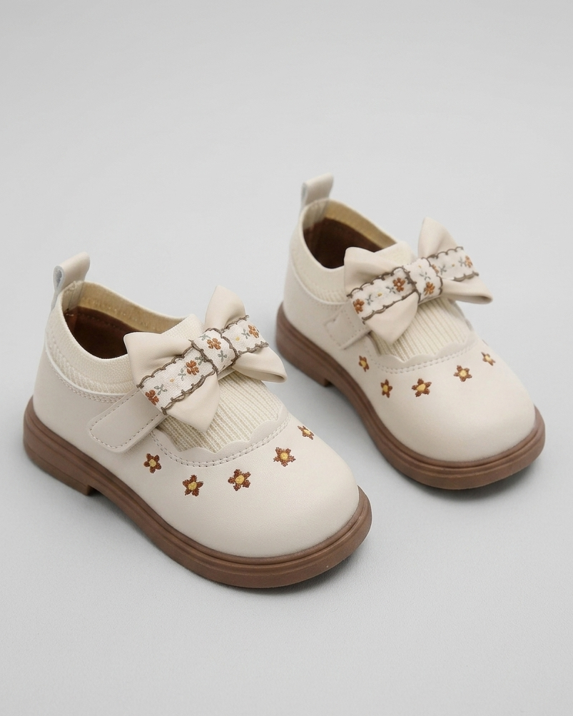 Zapato elegante con diseño clásico y moderno en España
