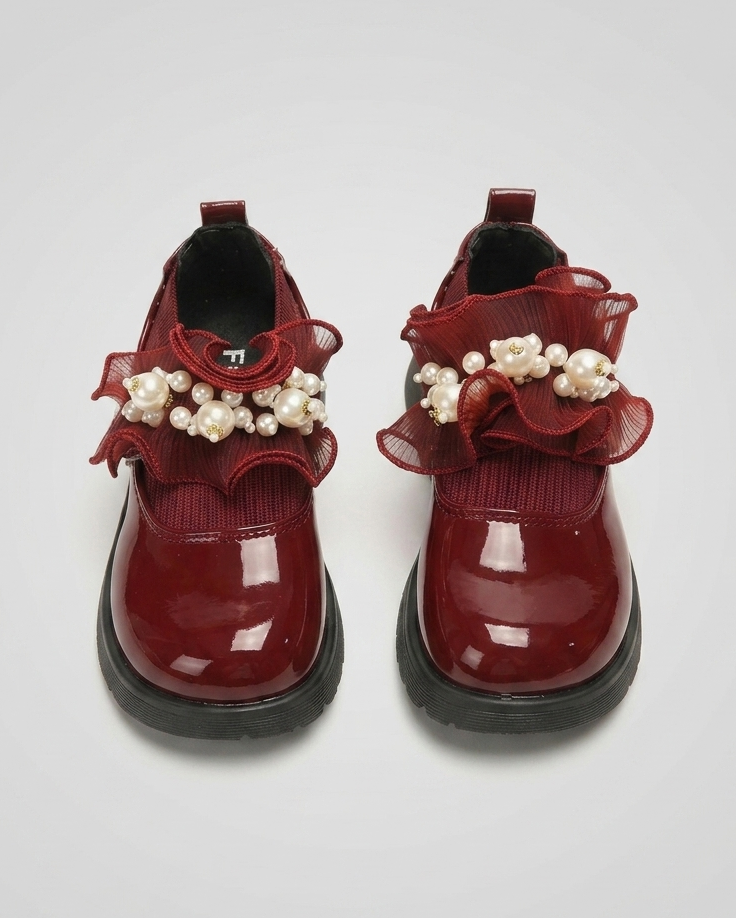 Zapato clásico brillante para niña en España