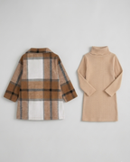 Conjunto niña invierno 2 piezas abrigo de cuadros y vestido lencero elegante en España