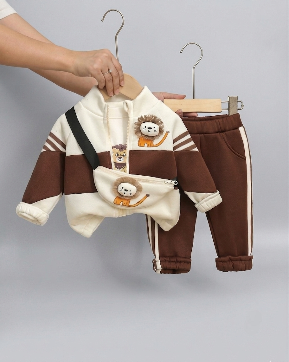 Conjunto deportivo niño 3 piezas con chaqueta, camiseta interior, pantalón y mini mochila chándal infantil invierno en España
