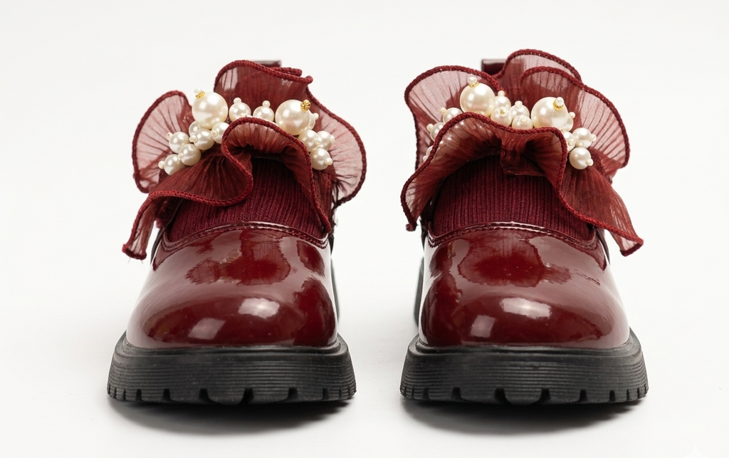Zapato clásico brillante para niña en España