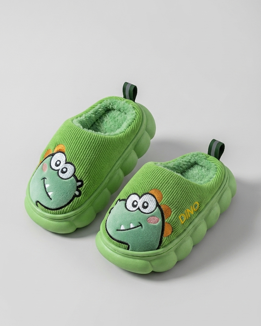Pantuflas de invierno cálidas con diseño de caricatura en España