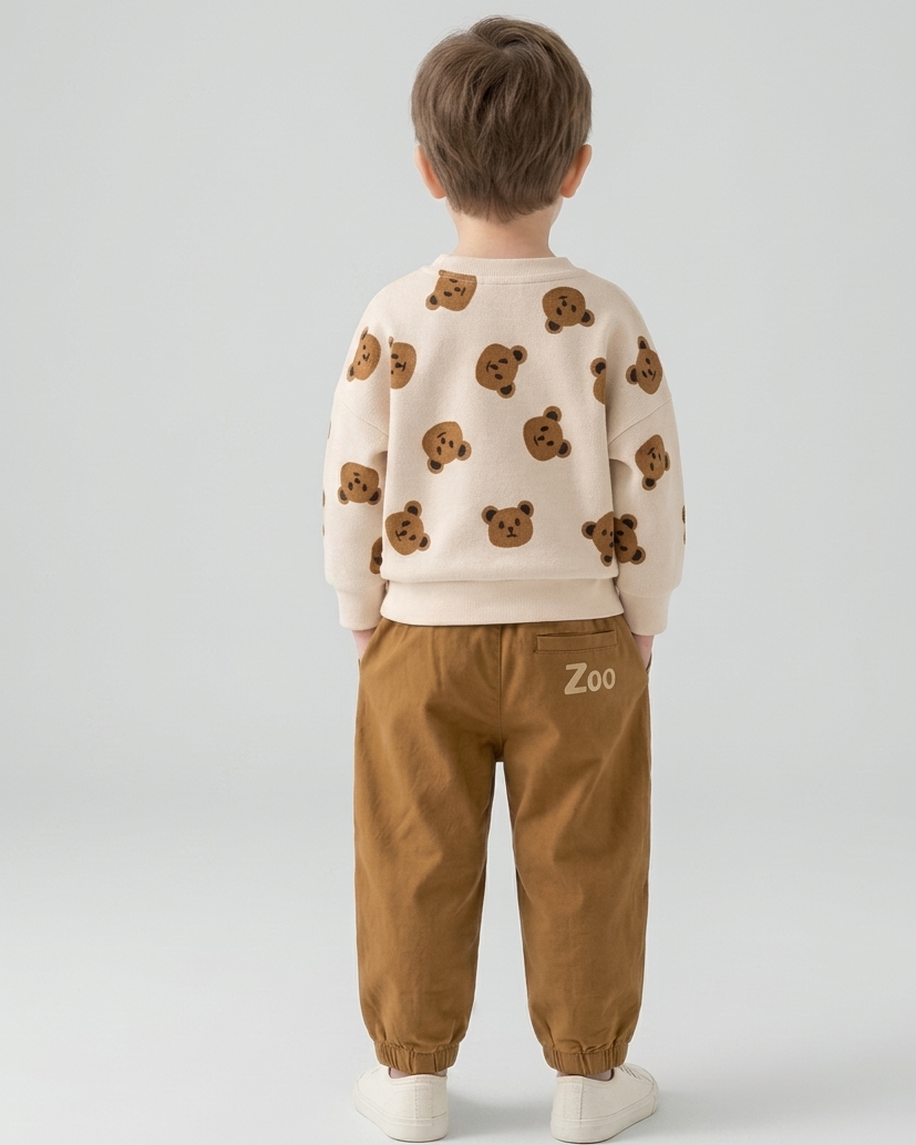 Cómodo conjunto de dos piezas: sudadera y pantalón cómodo de algodón.
