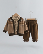 Conjunto niño 3 piezas invierno (suéter lana, camisa cuadros y pantalón elástico)Ideal para clima otoñal  en España