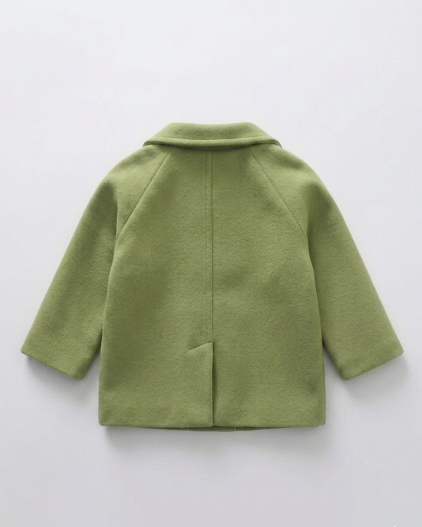 Abrigo de invierno infantil clásico elegante para niño y niña vista frontal