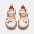 Zapato elegante para niña con diseño moderno en España
