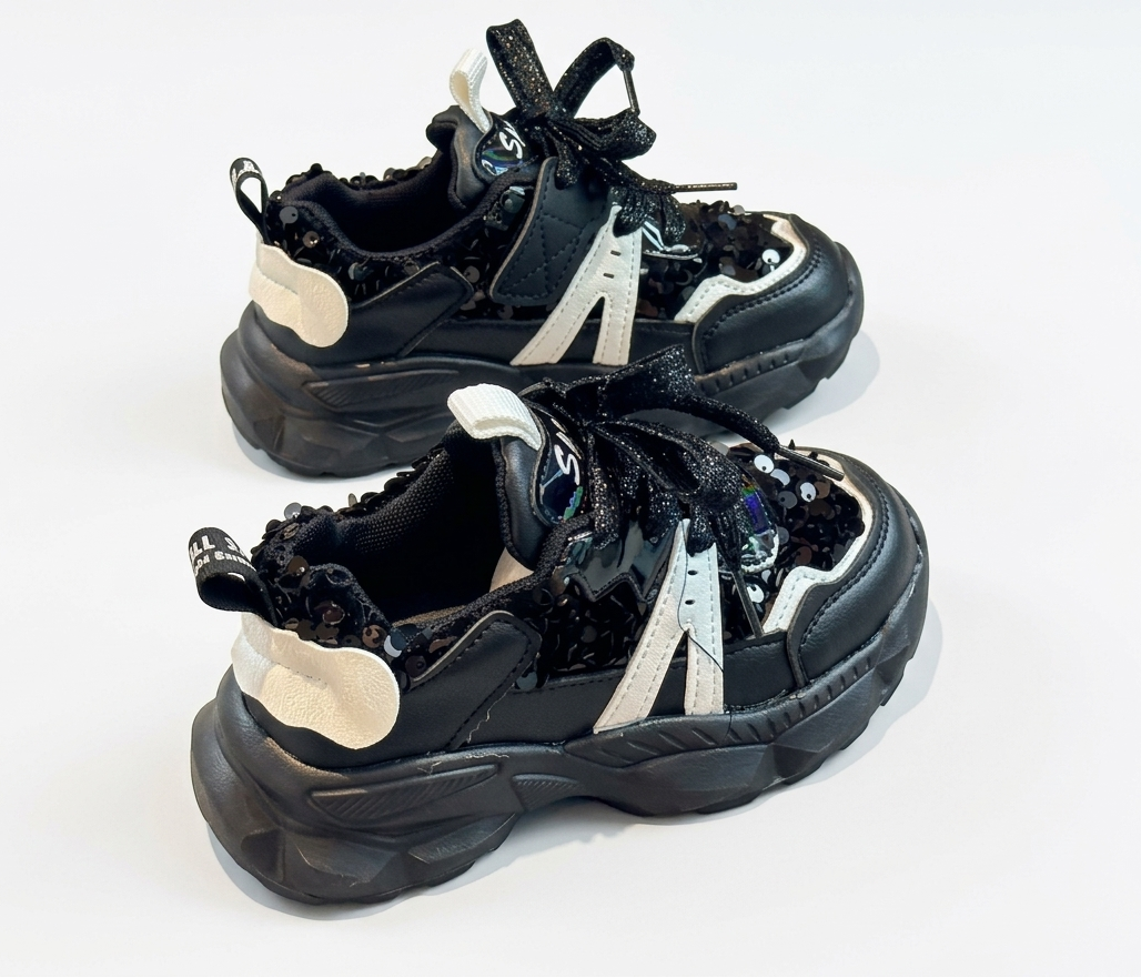 Zapato de invierno moderno para niños en España